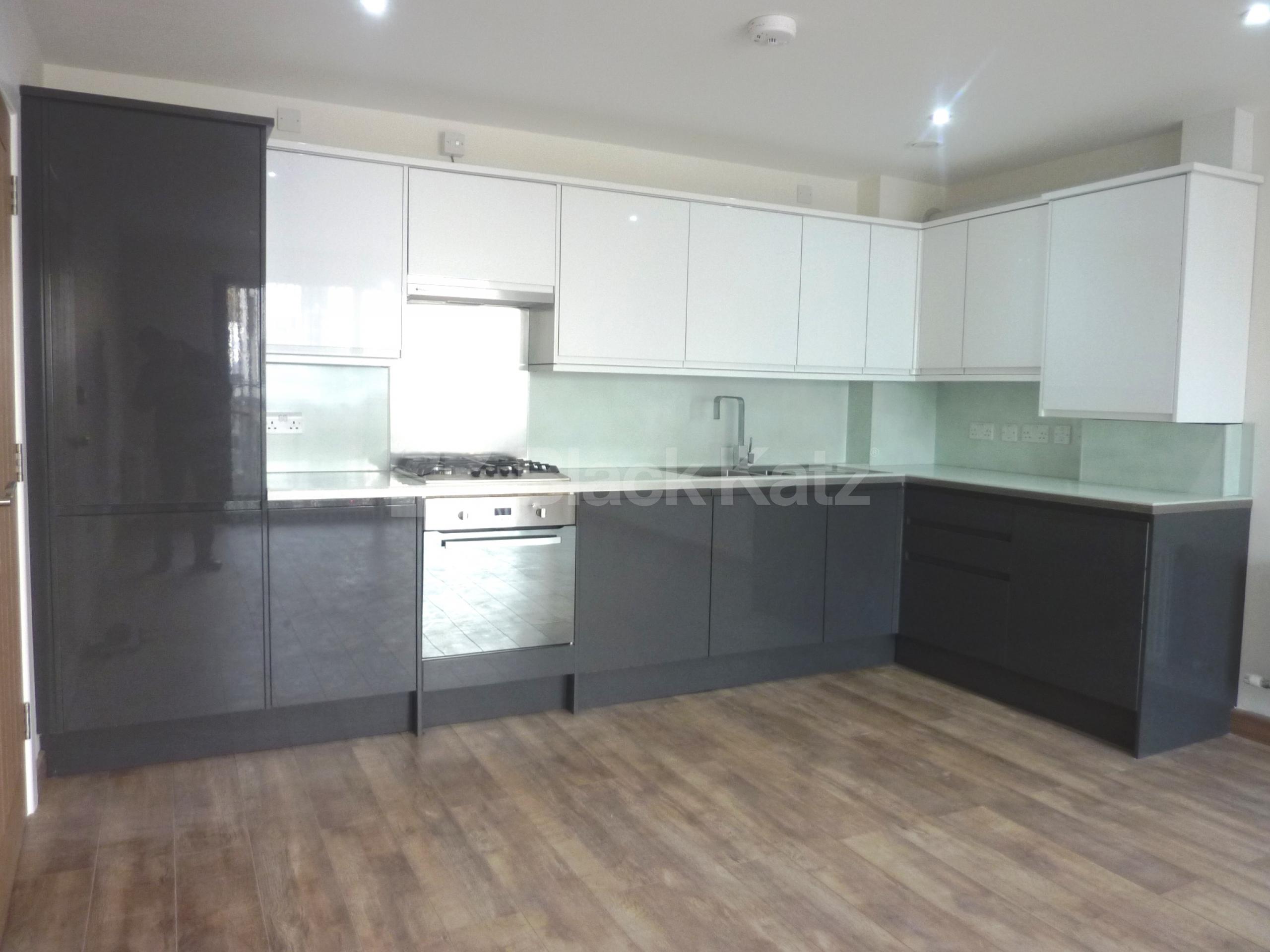 			NEW INSTRUCTION!, 1 Bedroom, 1 bath, 1 reception Flat			 York Way , KINGS CROSS / ISLINGTON N7